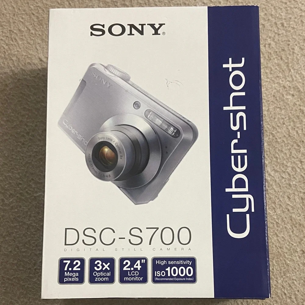 Sony Cyber-shot DSC-S700 7.2MP Digital Camera w/ Box, Charger & Case